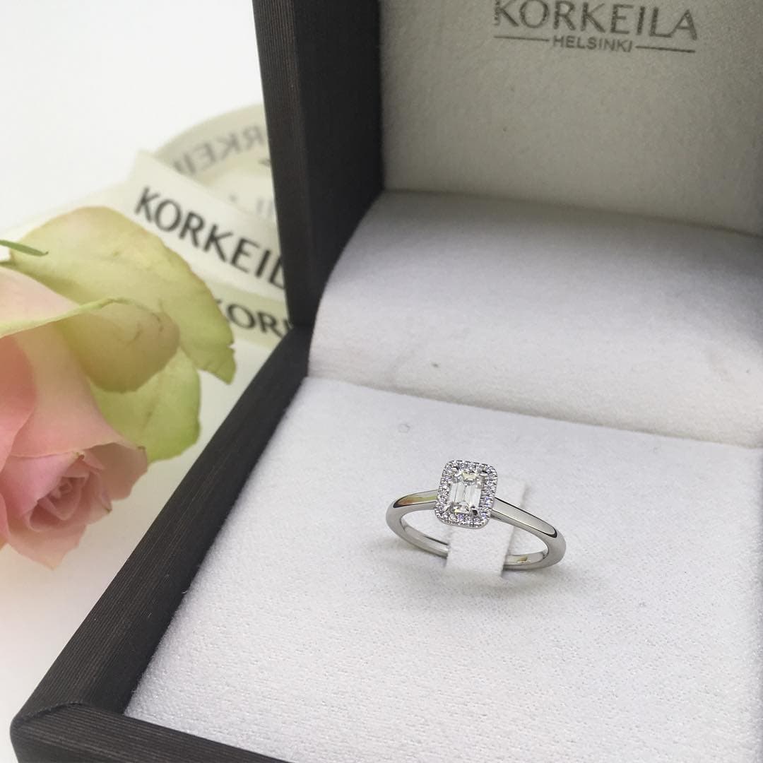lab grown diamond ring Singapore image 3
